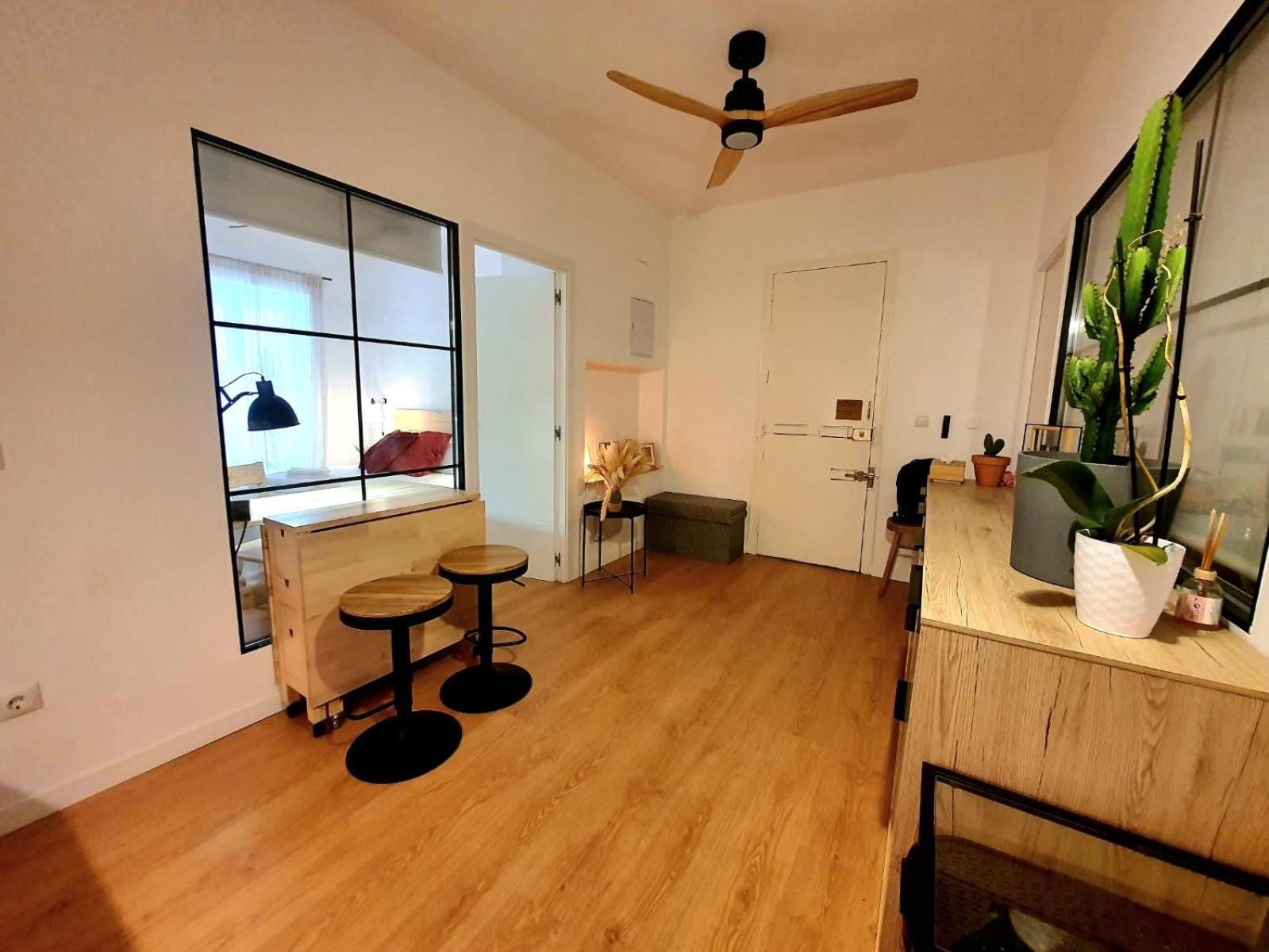 Rentadore Atocha Suites Madrid Exteriör bild